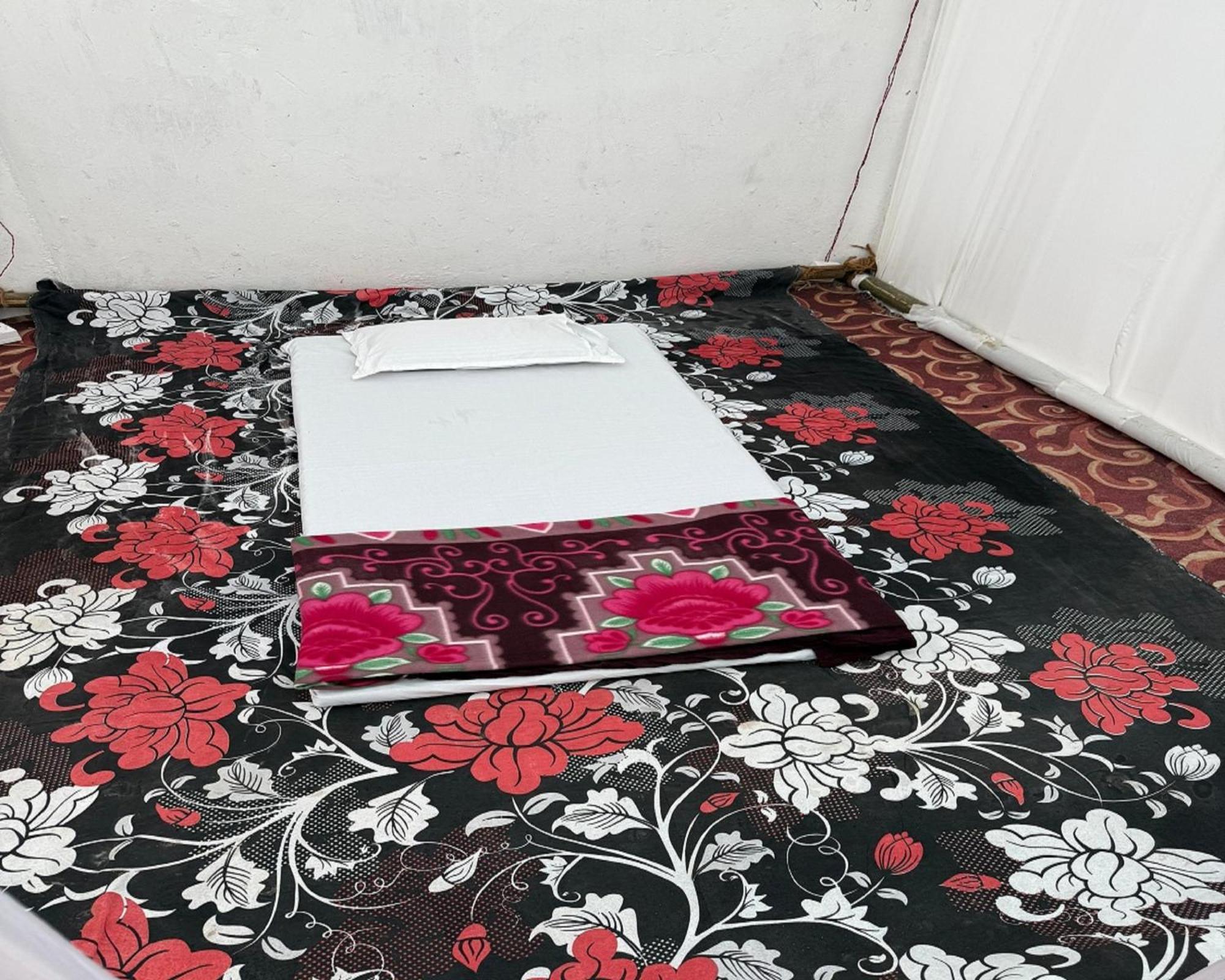 Arail Tent City Kumbh Cottage Mahakumbh -Near Arail Ghat And Naini Station Prayagraj Esterno foto